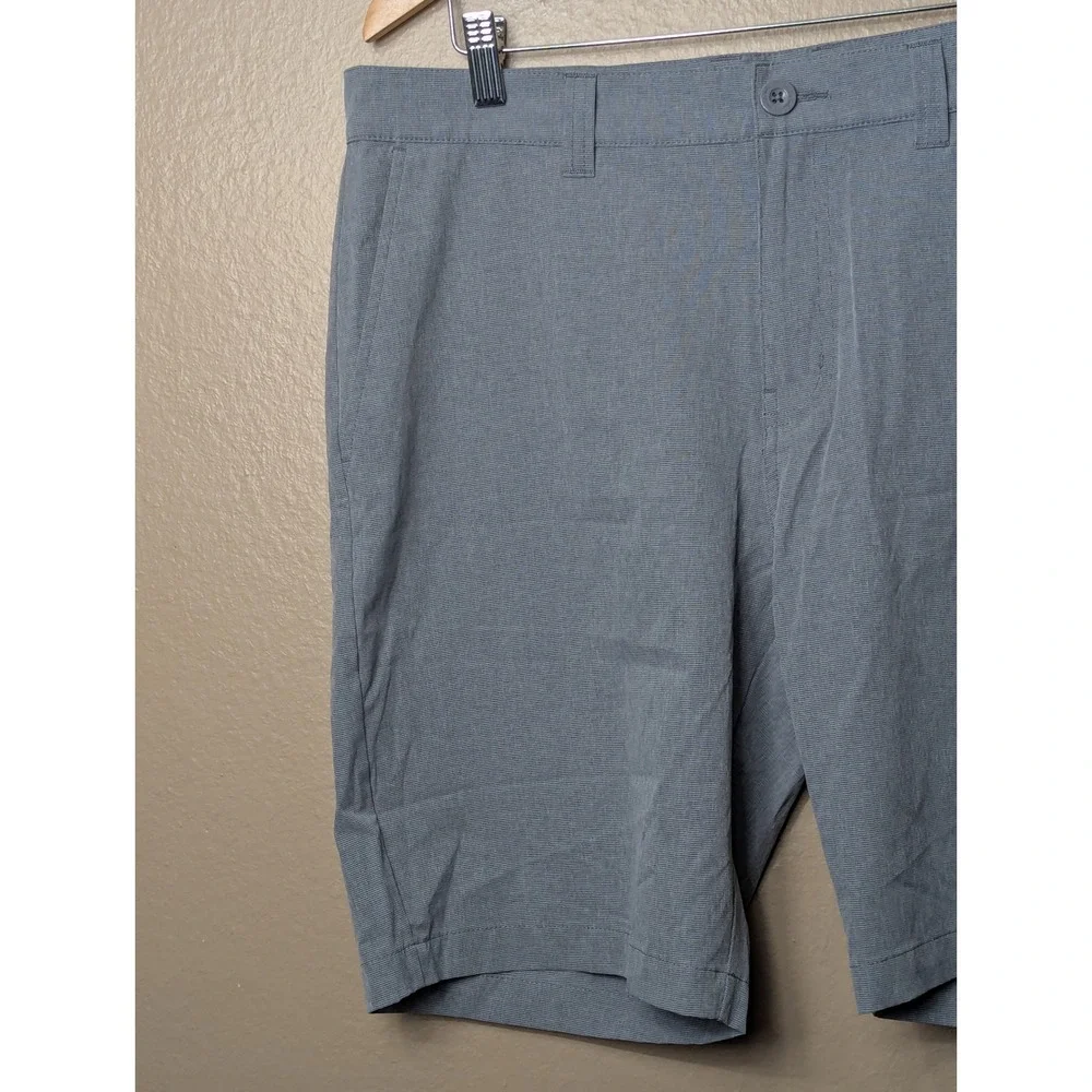 TravisMathew Beck Shorts Mens 34 Grey Golf Performance 1MM208 Stretch Casual